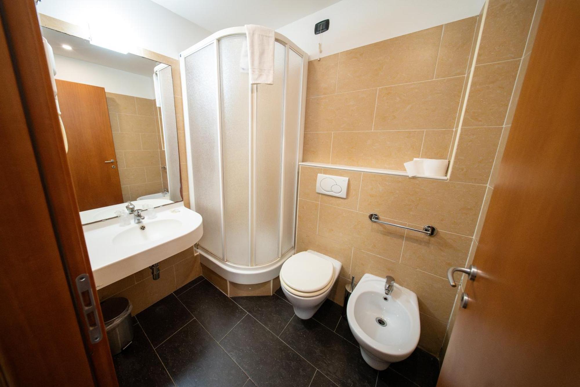 Hotel Residence Sestriere Moncalieri Buitenkant foto